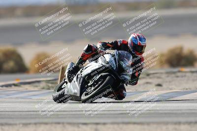 media/Nov-16-2025-Race Pace (Sun) [[8c5fa54630]]/Non Verified Riders (1st 20 Minutes)/1-Turn 14 (10am)/